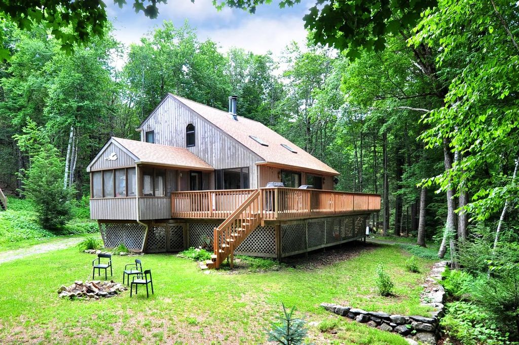 154 Brook Ln, Tolland