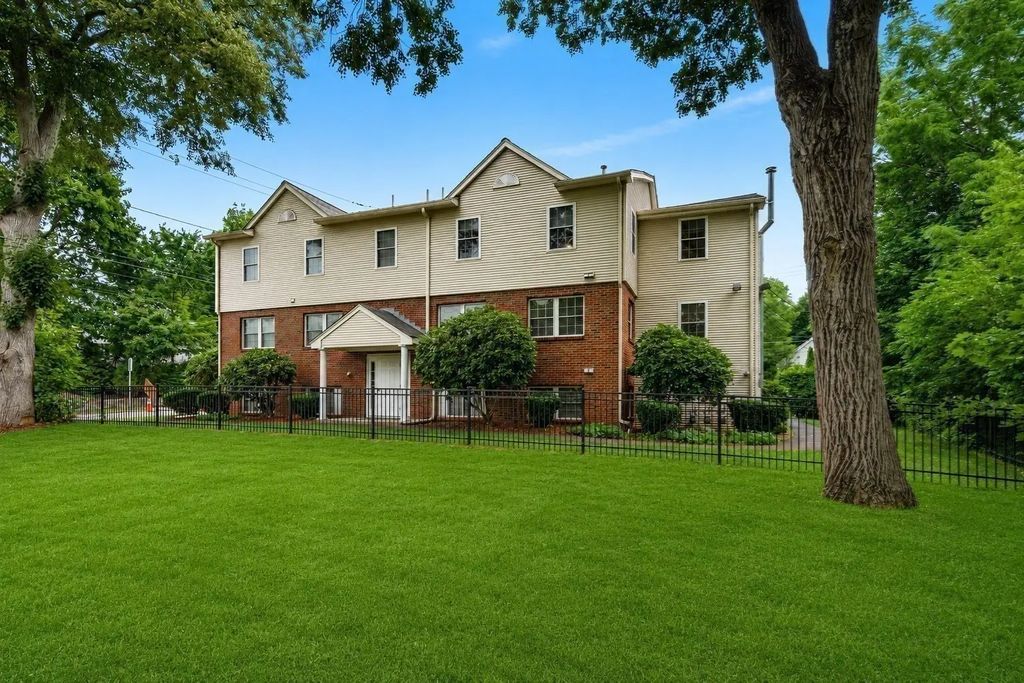 894 East Street #3, Walpole