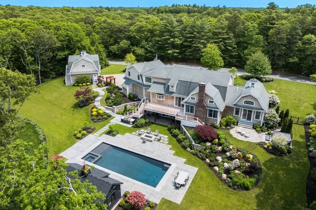 195 Bunker Hill Road, Barnstable