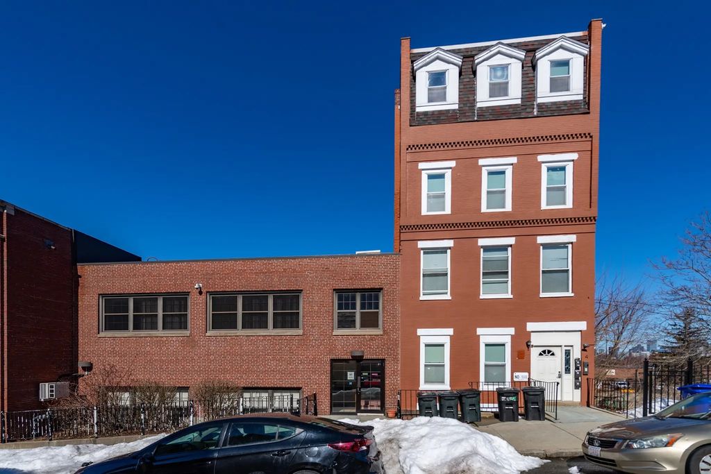 4 Kearsarge Ave, Boston