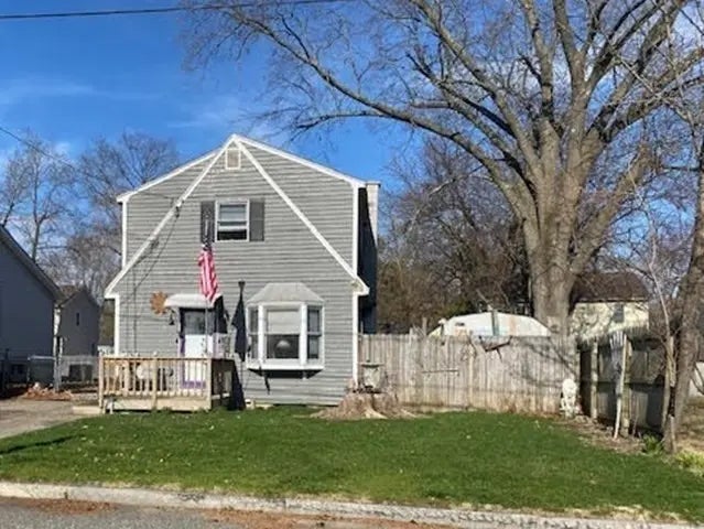 89 Pine Grove St, Springfield