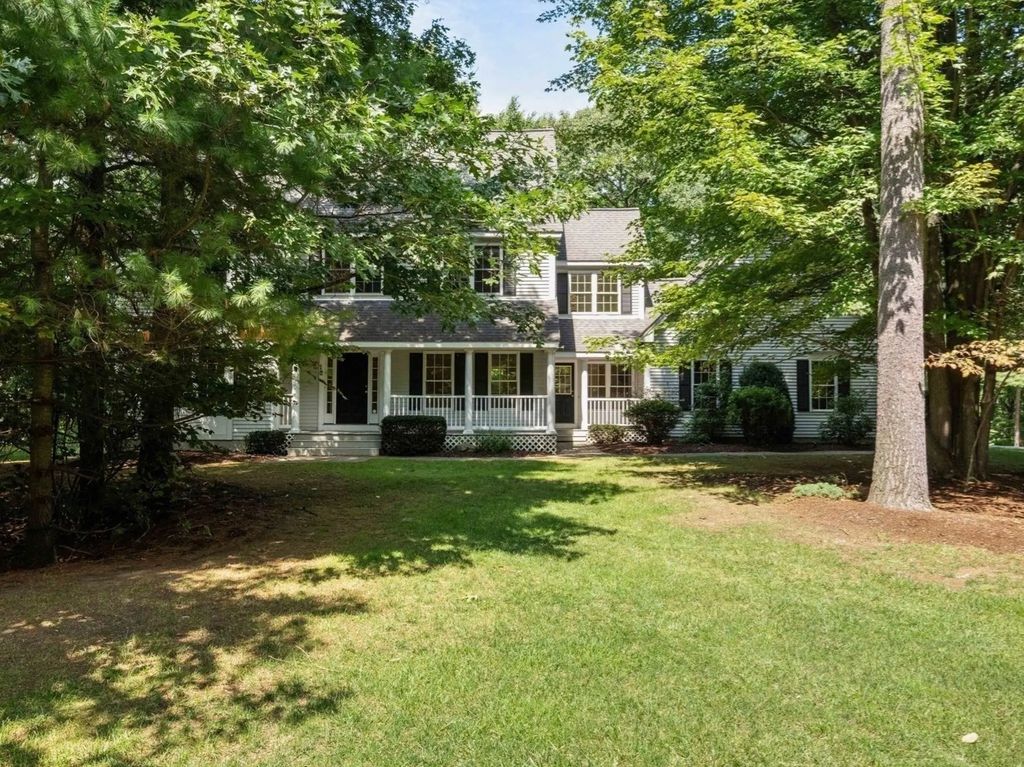 12 Rocky Woods Rd, Hopkinton