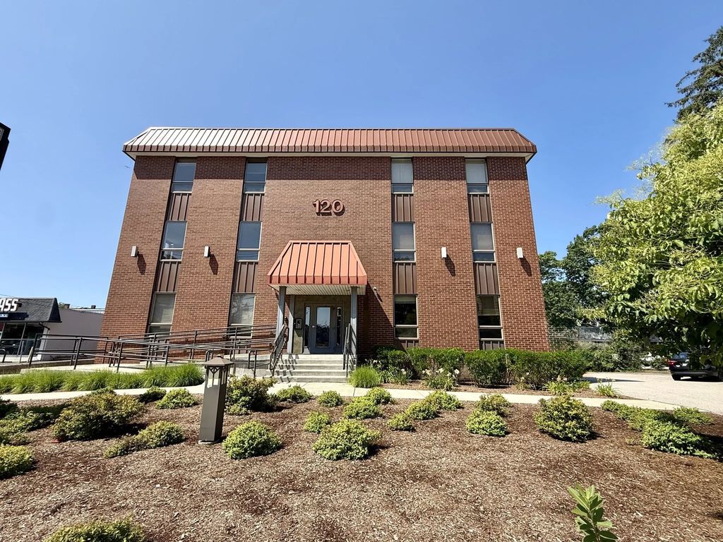 120 N Main St #304, Attleboro