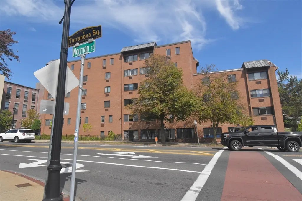 6 Norman Street, Salem