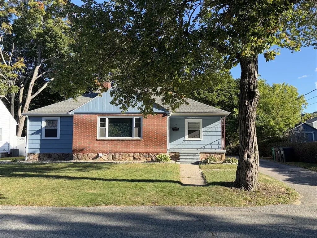 27 Irene Blvd, Woonsocket
