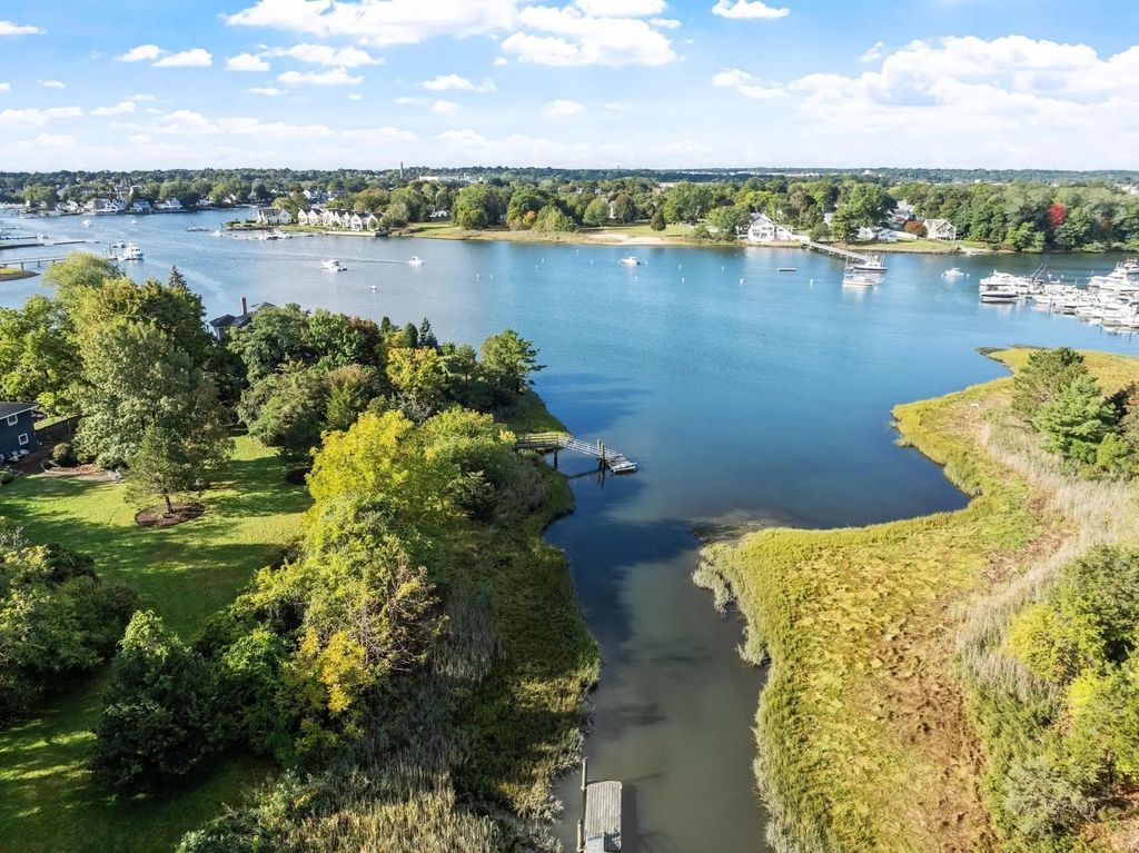 7 Hutton St, Danvers