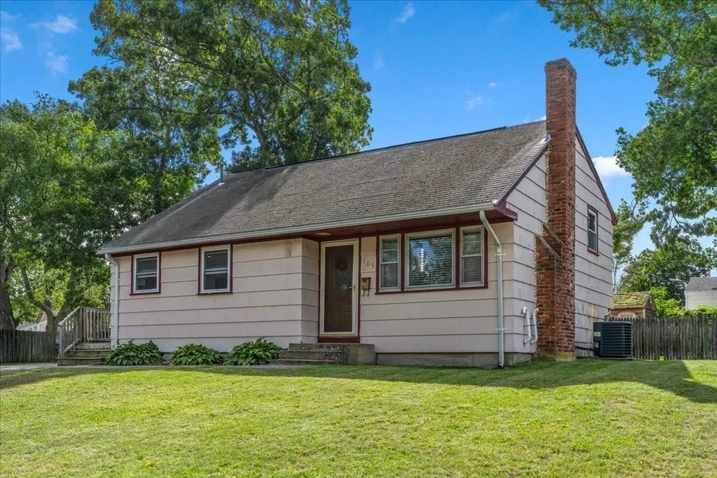 105 Crestfield Dr, Brockton