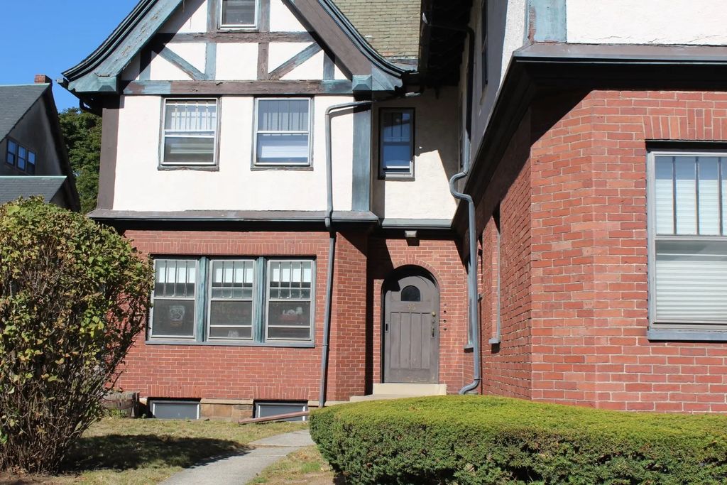 96 Mt. Auburn #96, Watertown