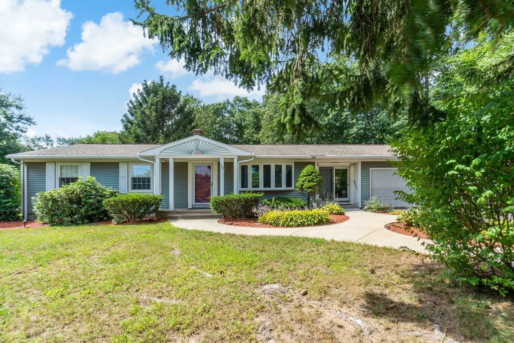 23 Colonial Way, Rehoboth
