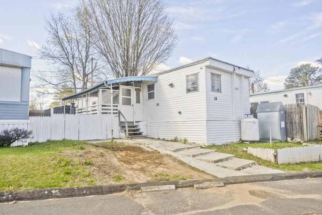 38 Klondike Ave, Westfield