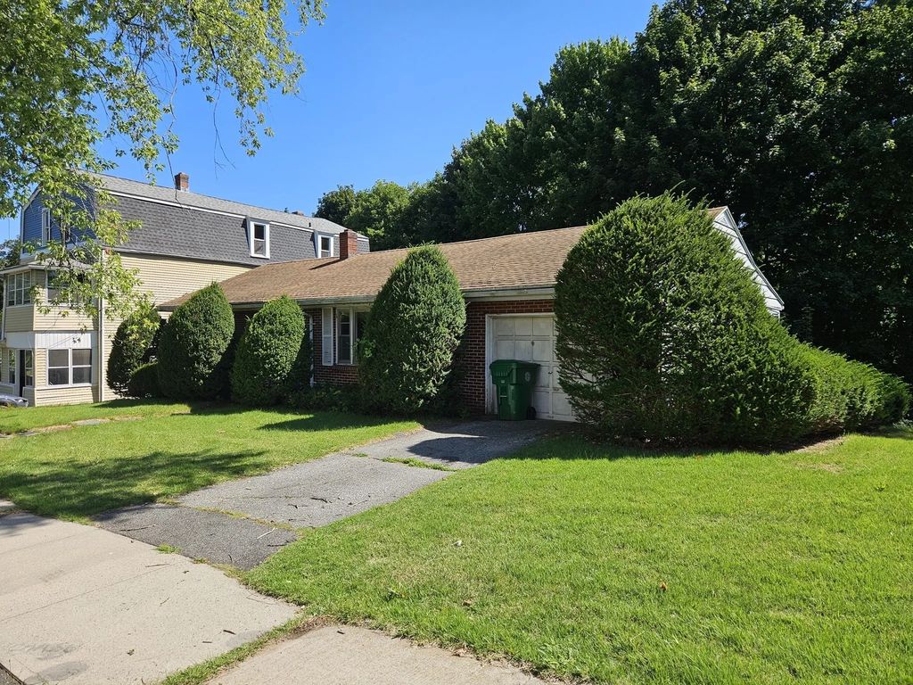 37 Academy St, Chicopee