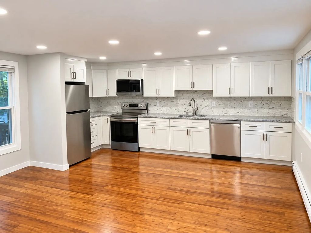 88 Cedar #5, Boston