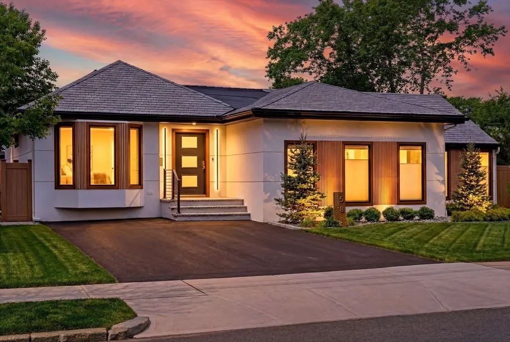 581 Saw Mill Brook Parkway, Newton