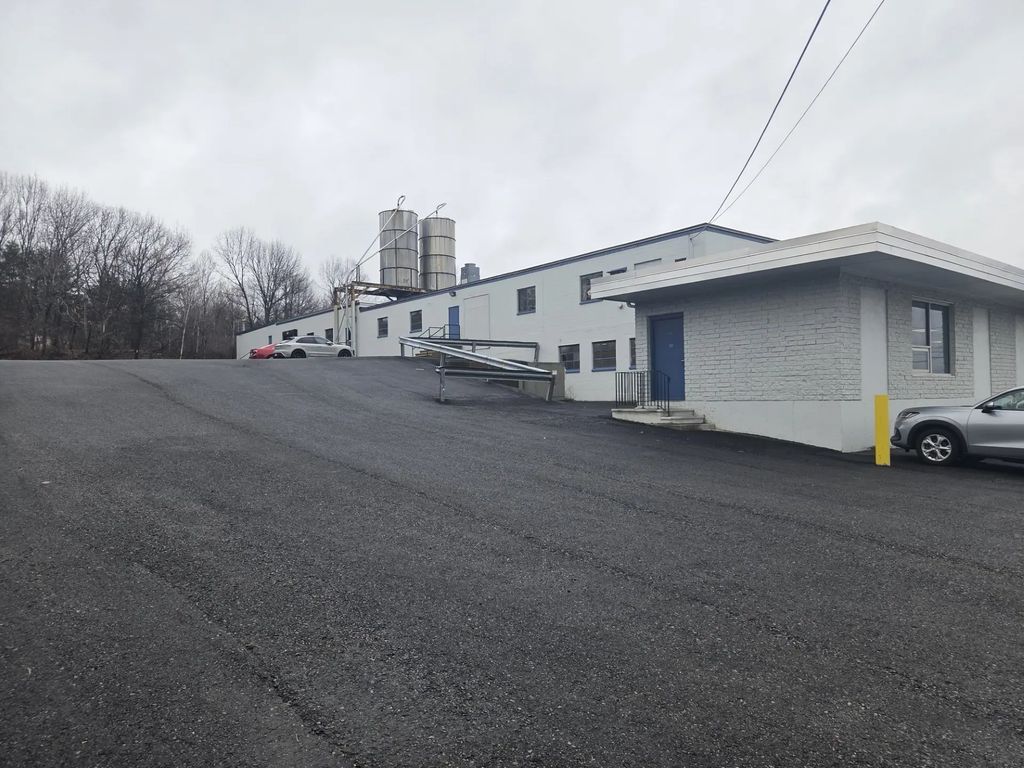 214 Nashua Street, Leominster