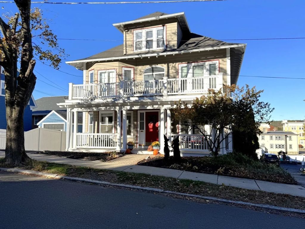 10 Chestnut Street #2l, Melrose