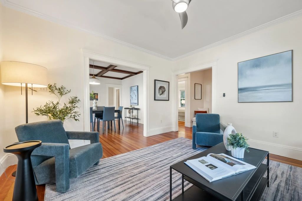 95 Hewlett St #1, Boston