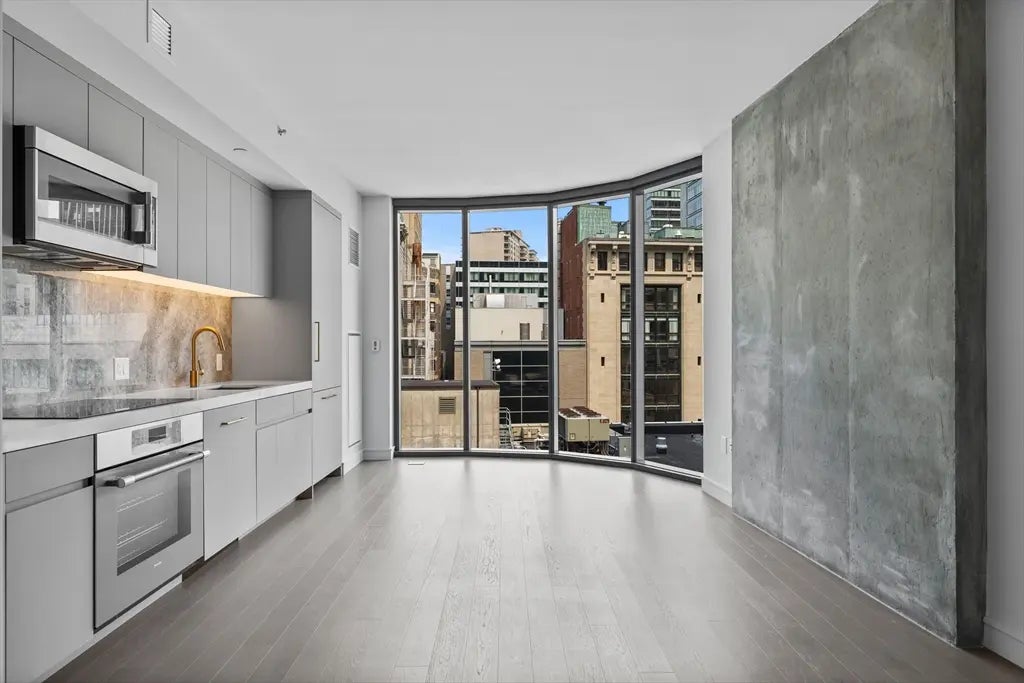 55 Lagrange St #1010, Boston