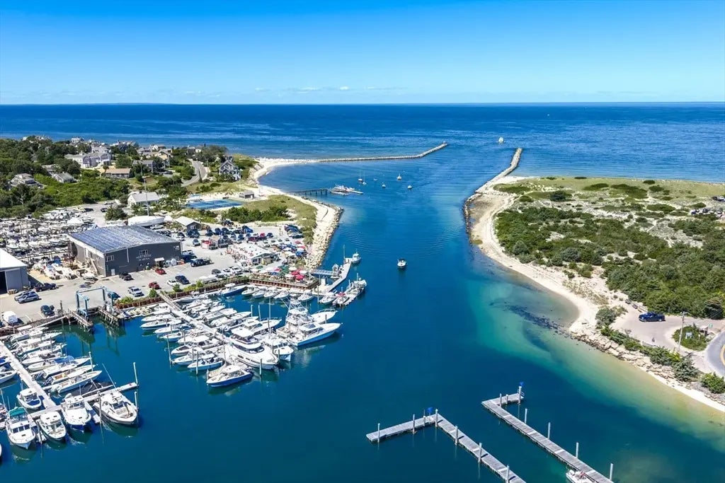 11 Island Creek Lane, Dennis