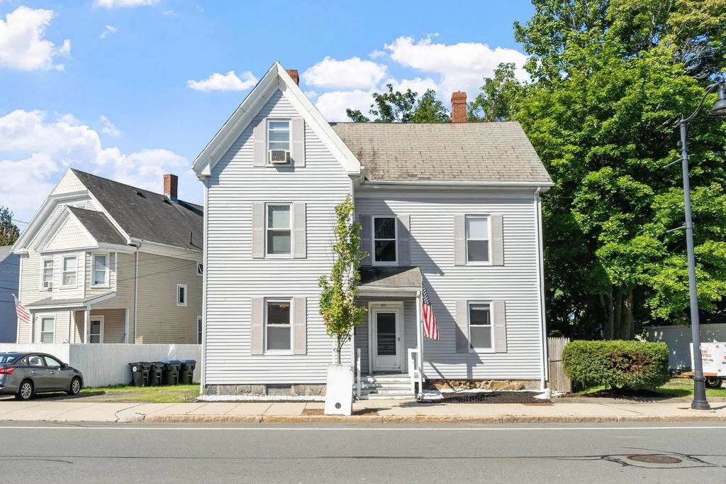 372 Cabot St #1, Beverly