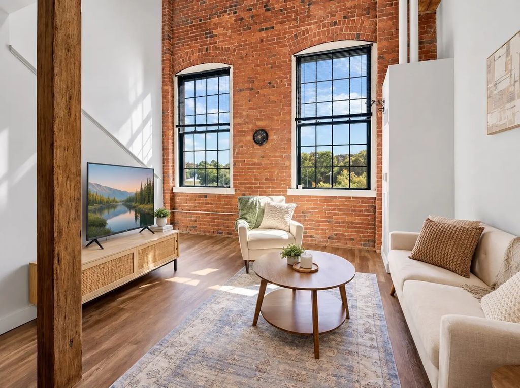 48 Water St #405, Worcester