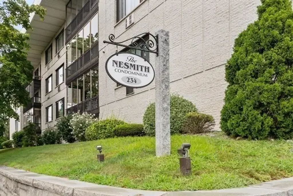 234 Nesmith St #14, Lowell