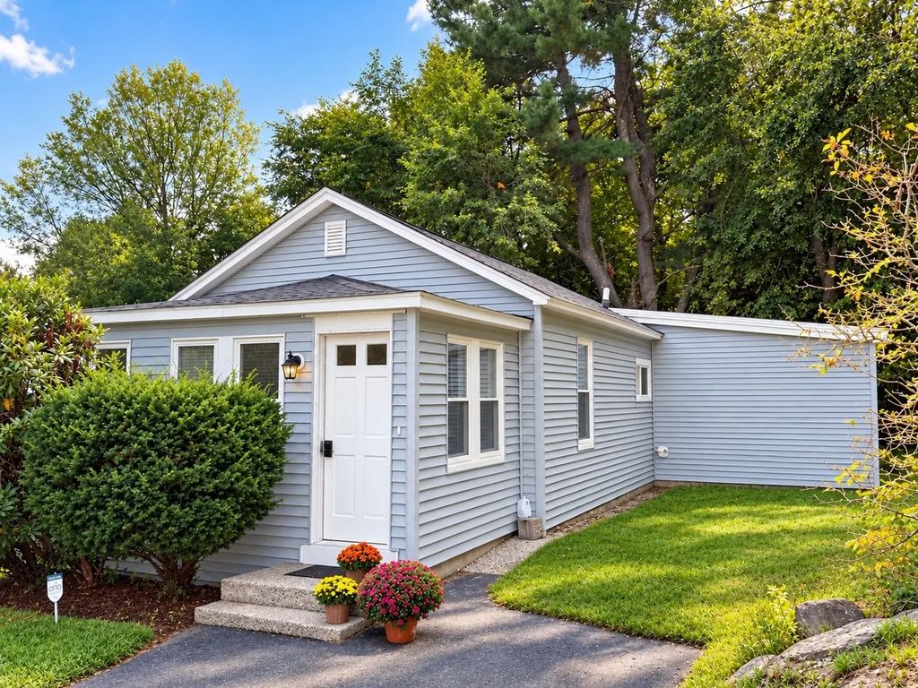 9 Highland Street, Boylston