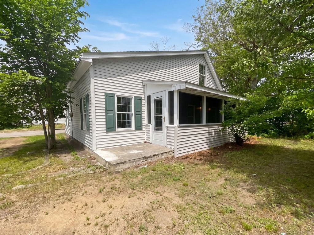 361 Tremont St, Taunton