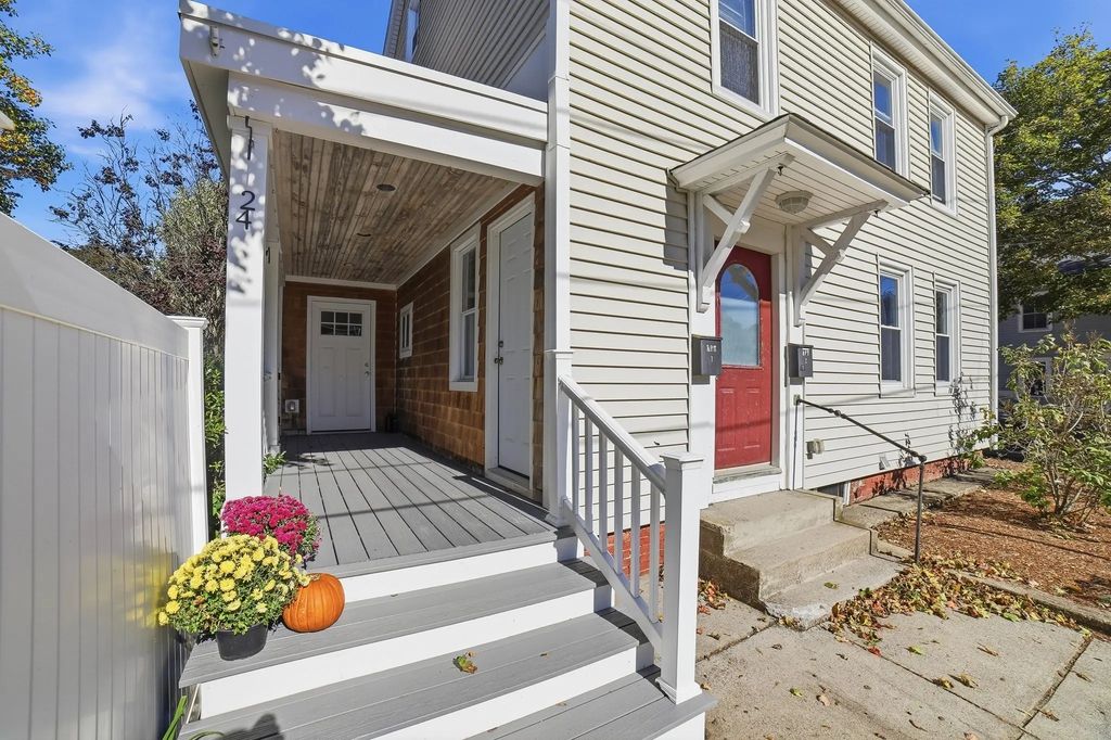 24 Collins, Amesbury