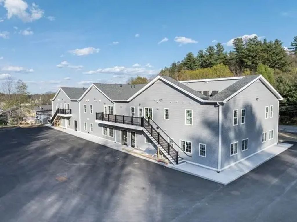 150 State Rd E #3, Westminster