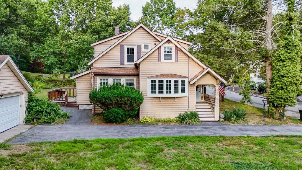 30 Woodrow Ave, Haverhill