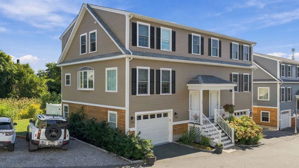 15 Elbridge Lane #19, Marblehead