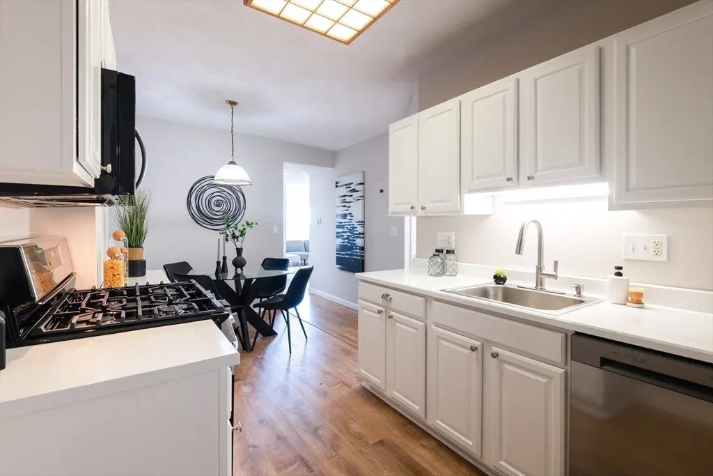 407 Washington St #5, Boston