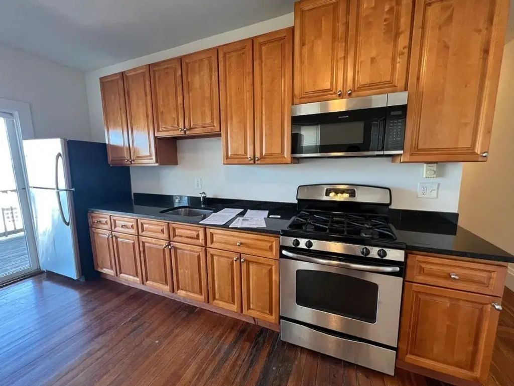 27 Buttonwood St #3, Boston