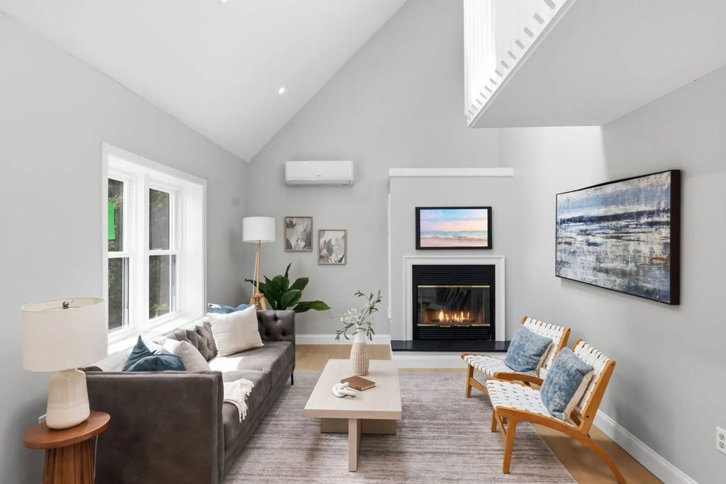 938 Ocean St, Marshfield