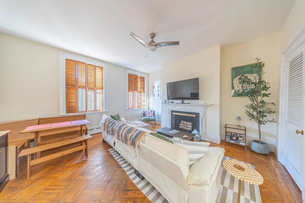 1712 Beacon St #2, Brookline