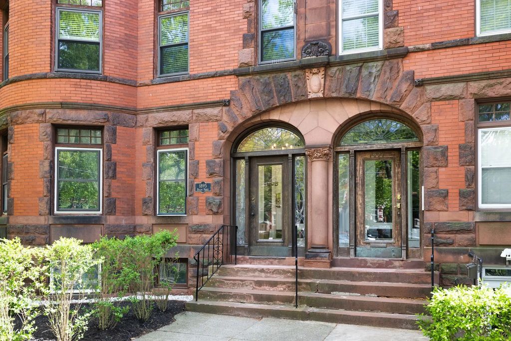 1895a Beacon #1895a, Brookline