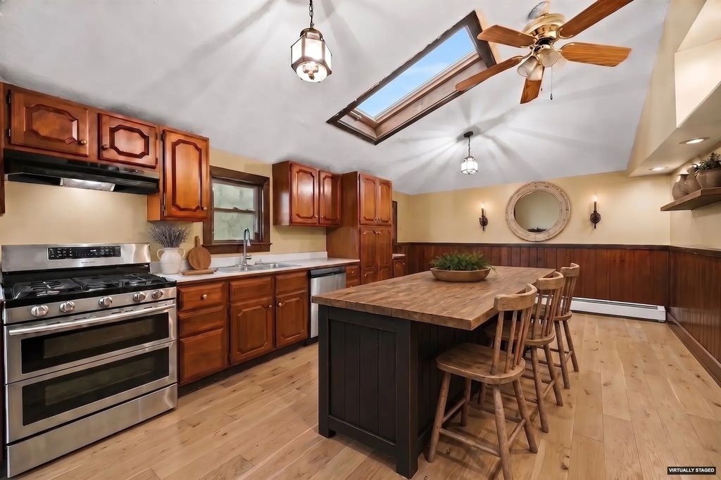 243 Bartlett Road, Plymouth