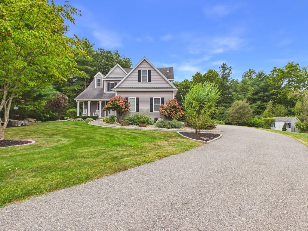 16 Tabor Rd, Uxbridge
