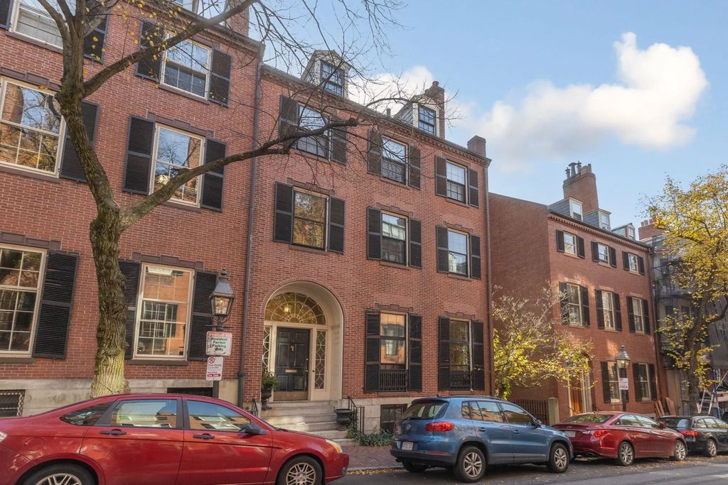 14 Chestnut Street #4, Boston