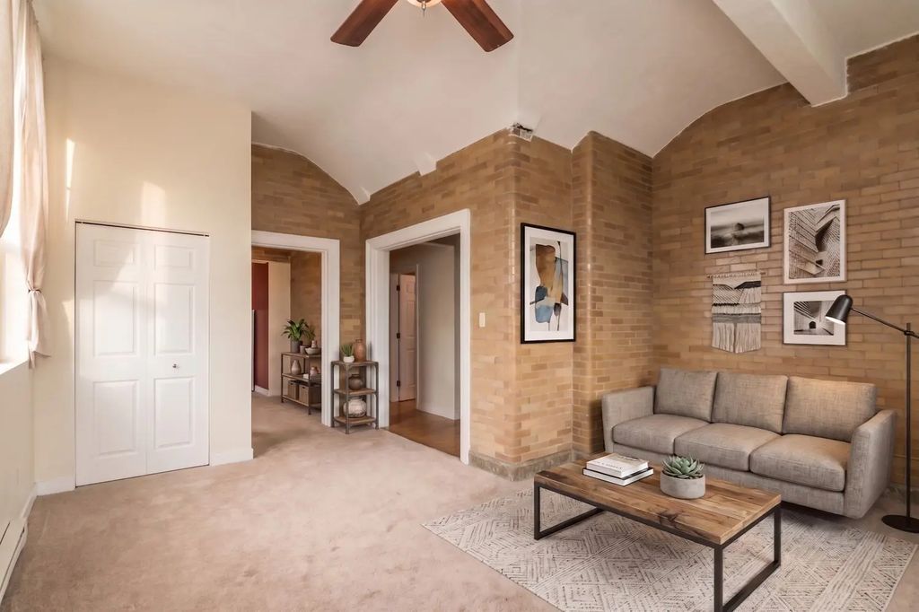 90 Mckinstry Ave #221, Chicopee