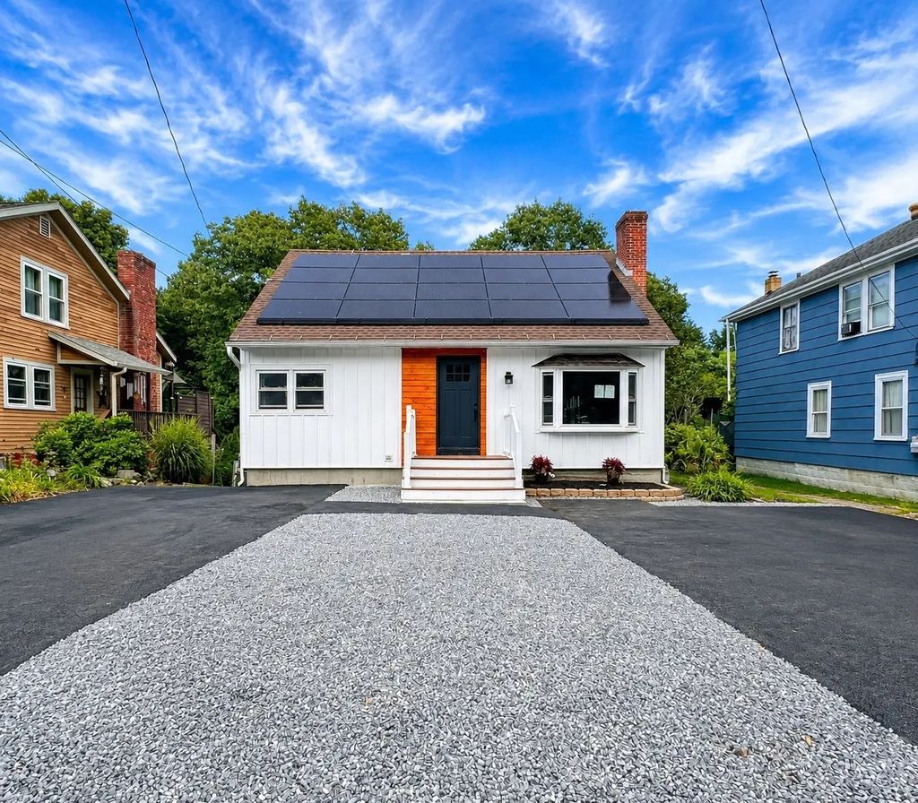 308 Boutelle St, Fitchburg