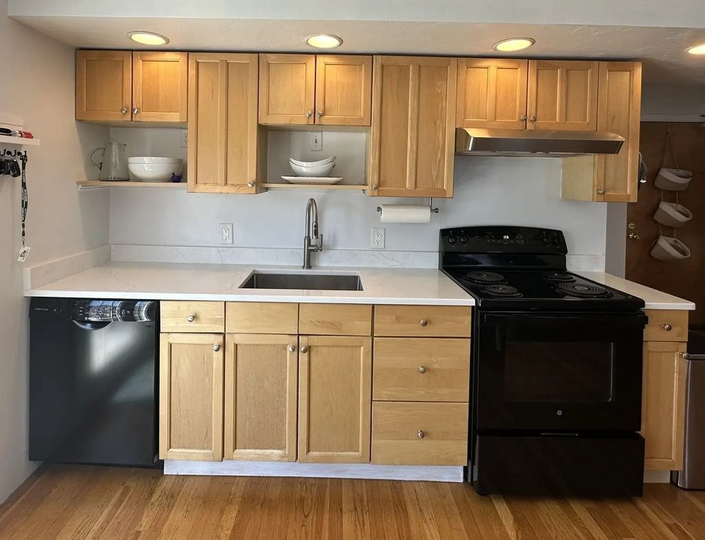 153 Main Street #2, Medway