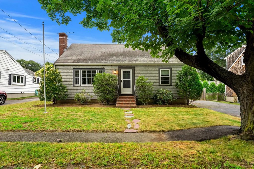 18 Iverson Rd, Beverly