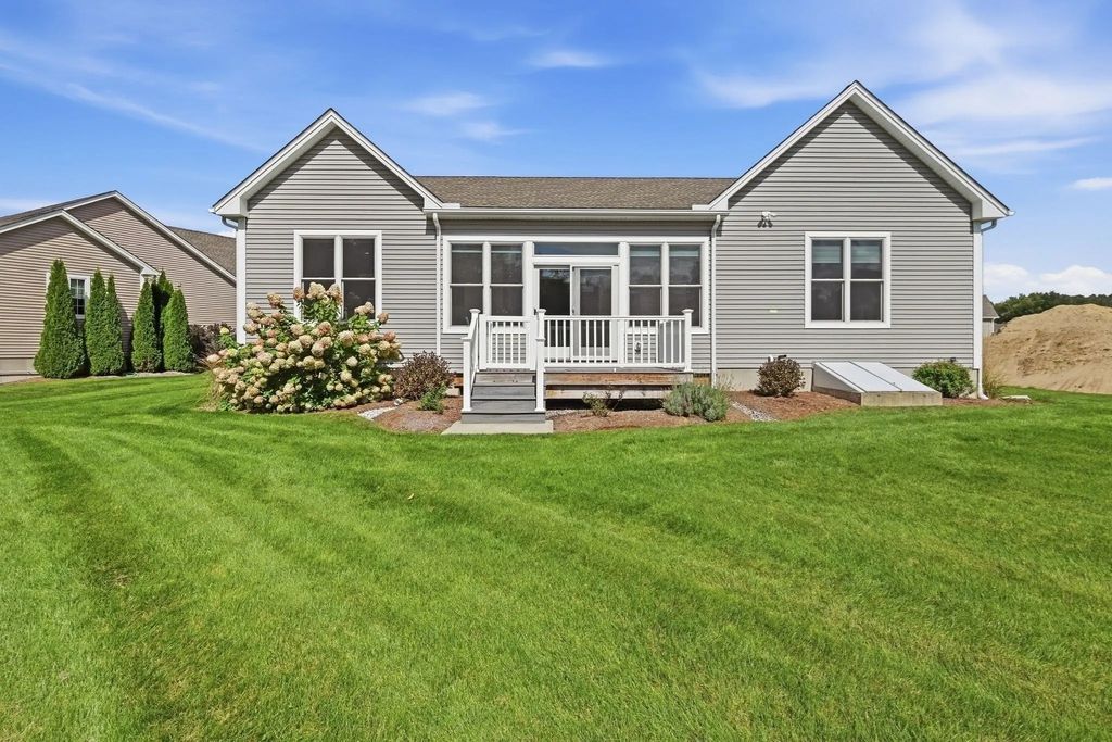 16 Ribbon Grass Ln #16, East Longmeadow