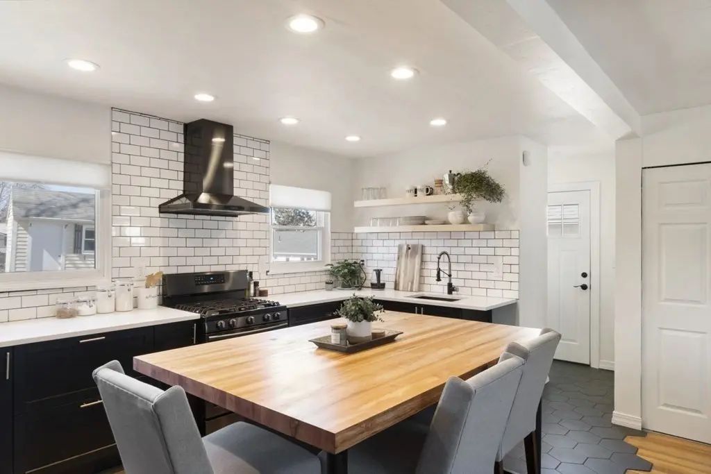 55 Paragon Rd, Boston