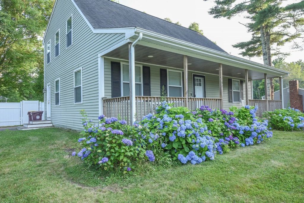 150 Hathaway Road, Acushnet