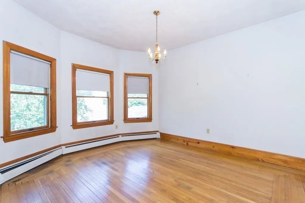 48 Harvard St #2, Chelsea