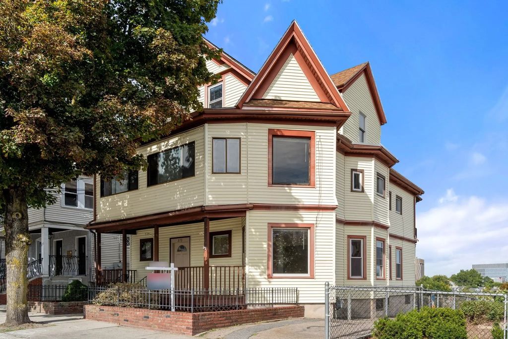 273 Medford St, Somerville