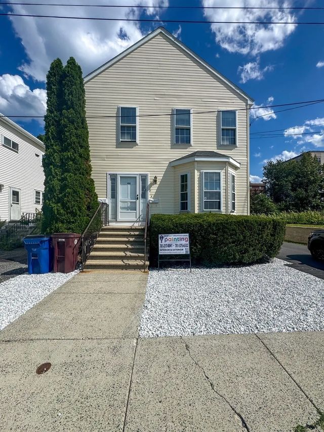 130 Washburn Ave, Revere