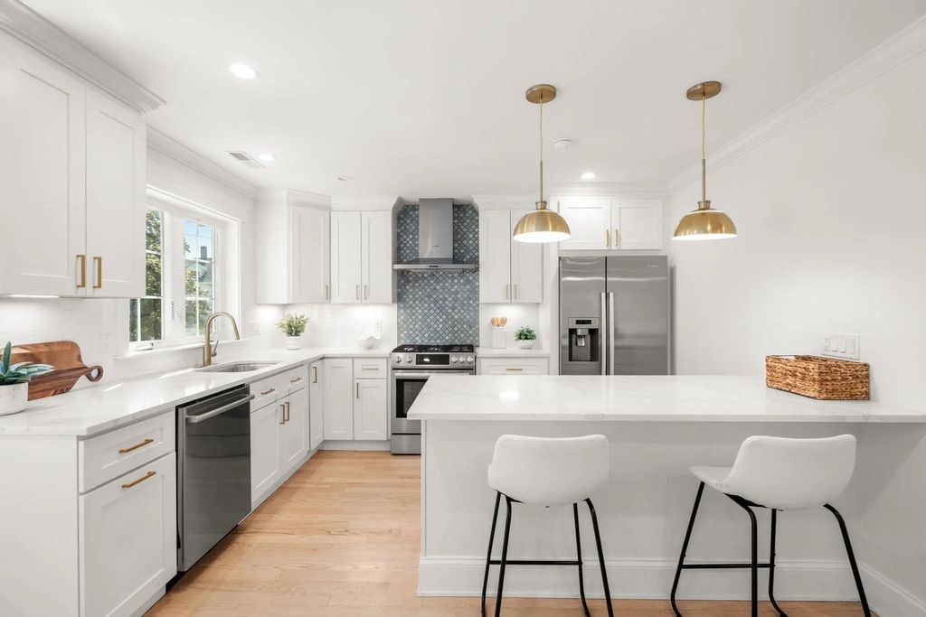 156 Ash Street #2, Waltham